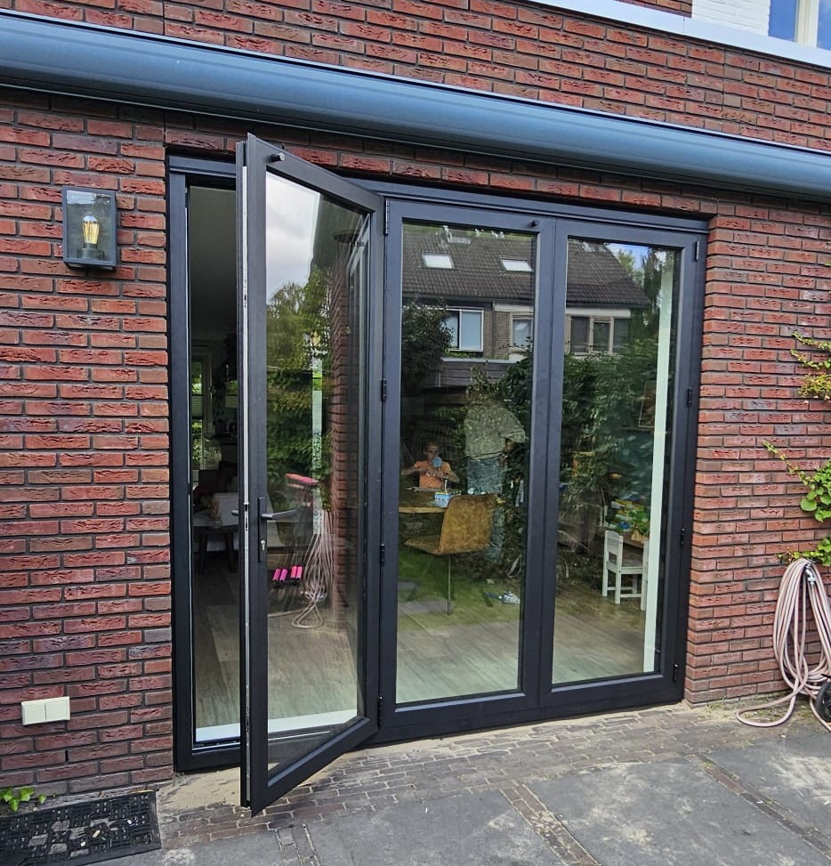 WhatsApp Image 2025 09 15 at 15.58.50 kopie (2)